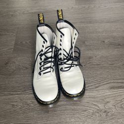 Dr. Martens Womens