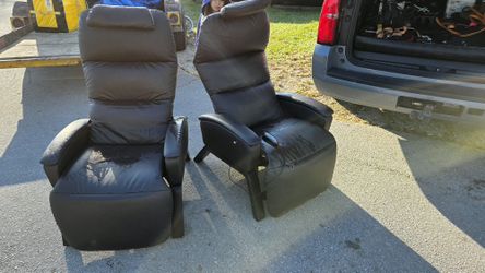 2 SVAGO ZERO GRAVITY RECLINERS