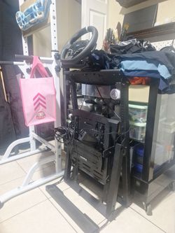 Moza r5 wheel and pedals and stand