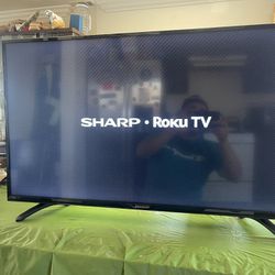 Sharp Roku 40” LED Smart TV