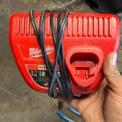 M12 Milwaukee Charger 