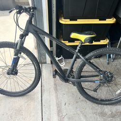 Giant Mountain Bike- Wheel Frame Size Small