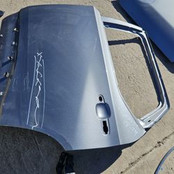 Chevy Traverse Left Rear Door Oem