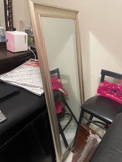 Standing mirror