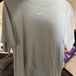 Nike Women Tee