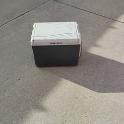 Coleman PowerChill Model 5644 Iceless Cooler 12V Thermoelectric 40 Qt.