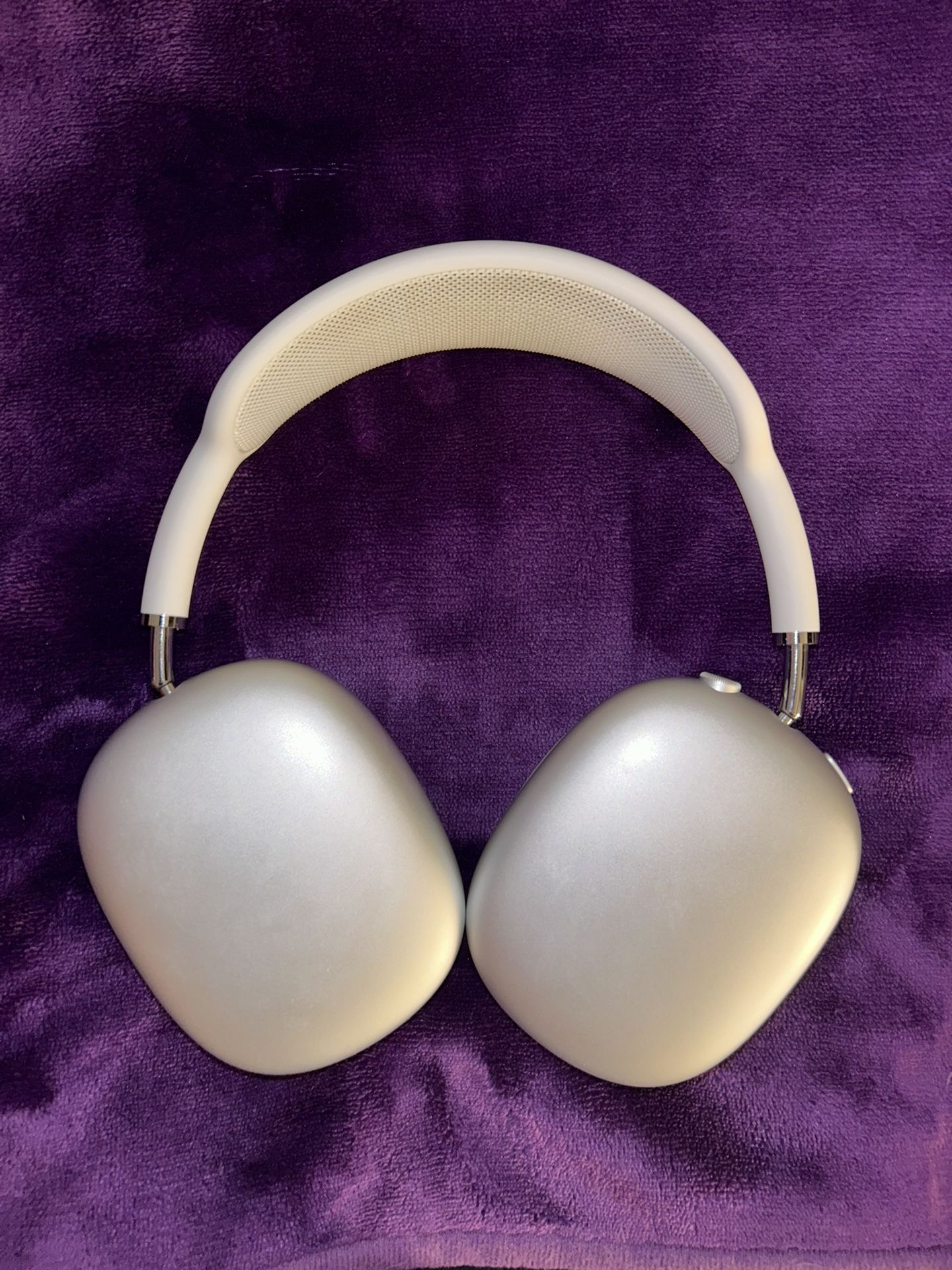Apple Airpod Max’s With Case White