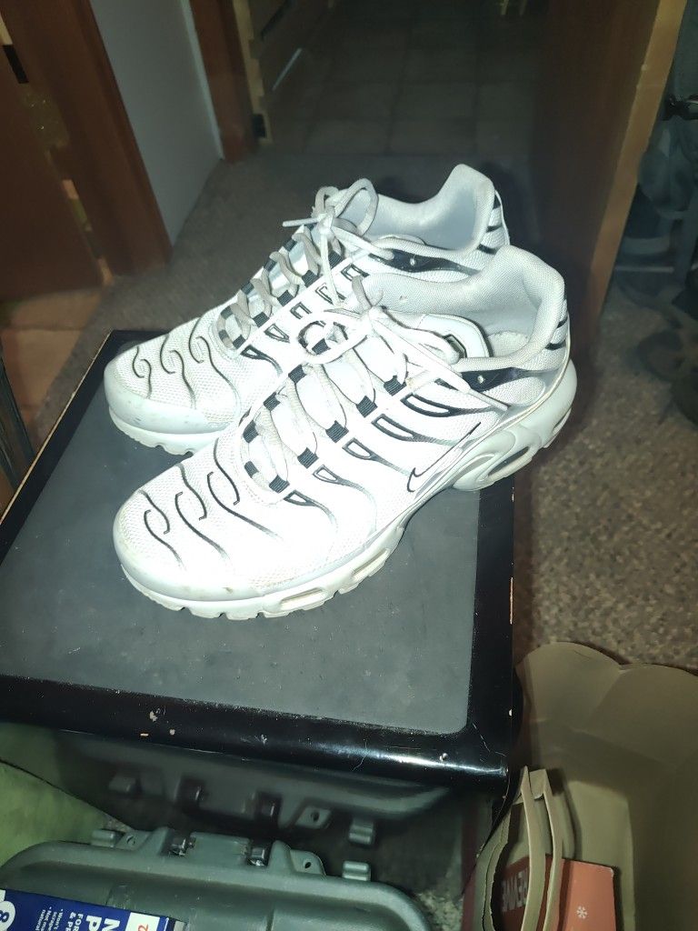 Nike Air Tn Size 10