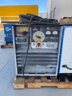 Lincoln Idealarc DC-400 Industrial Arc Welder – Heavy Duty, Reliable Power Description: Selling a Lincoln Idealarc DC-400 arc welder in solid working