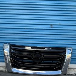 Nissan Pathfinder 2022 2023 2024 2025 Front Grill Grille OEM