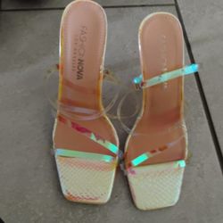 Fashion Nova Metallic Sz 6 Heels 