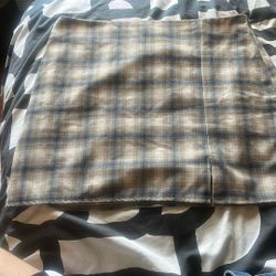 Womenβs Plaid Skirt