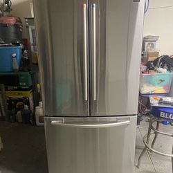 Samsung Refrigerator (PLEASE READ)