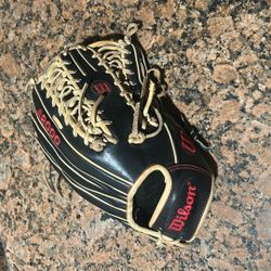 A2000 outfield Glove
