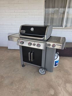 Weber Genesis 2 propane grill with Cover