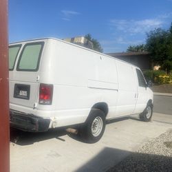 2010 Ford Econline  Van 