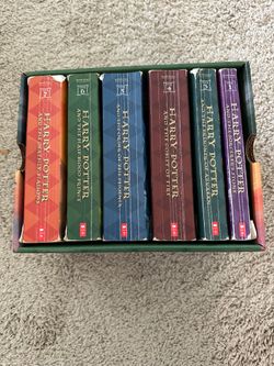 Harry Potter Complete Series Box Set (6 of 7 Books)