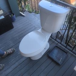 Working Glacier Bay Toilet 