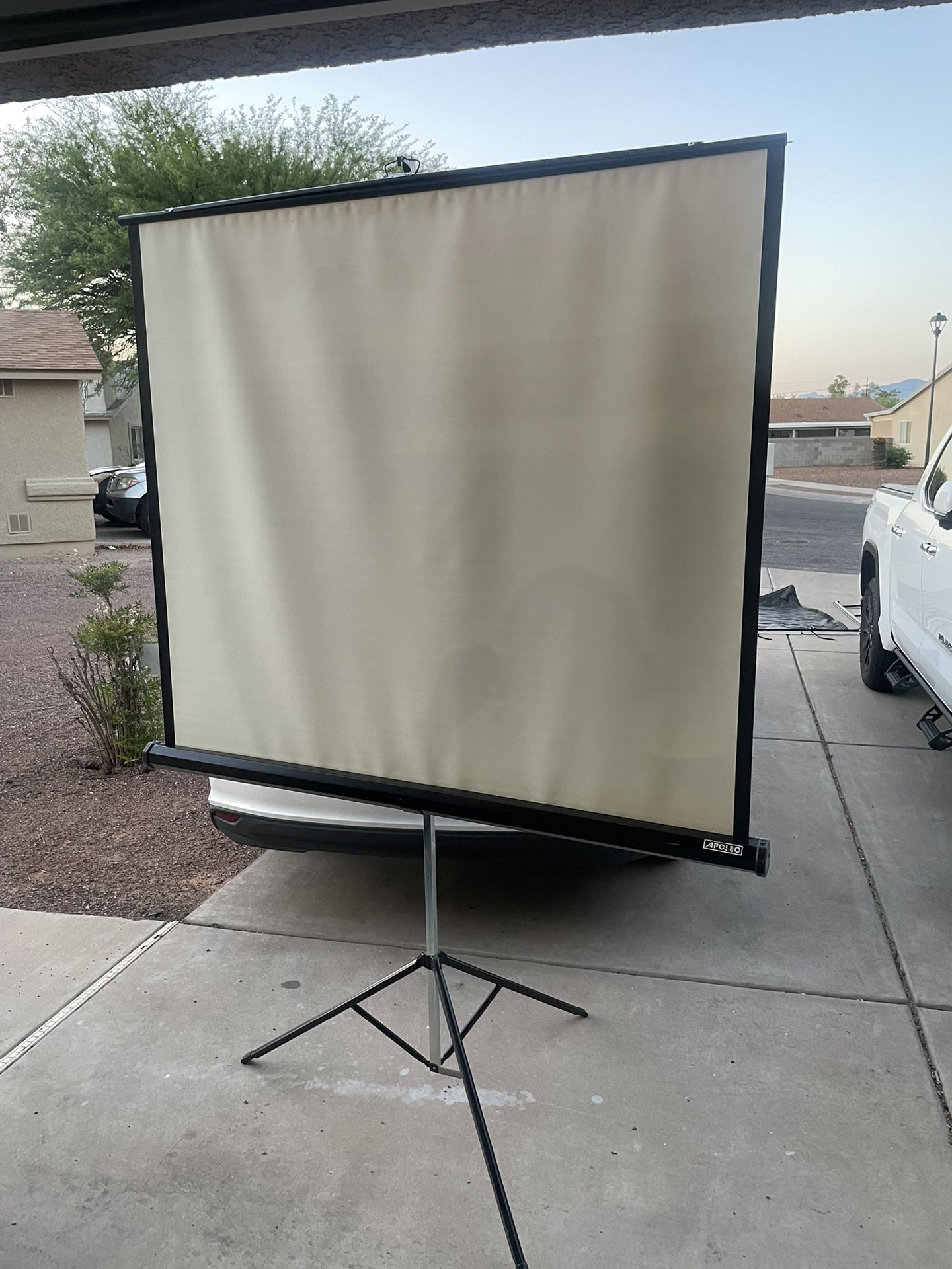 Projection Screen Tripod