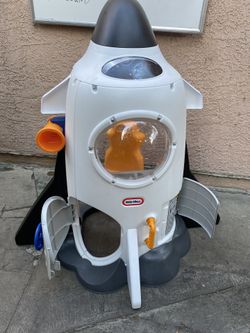 Pretending Space Rocket 