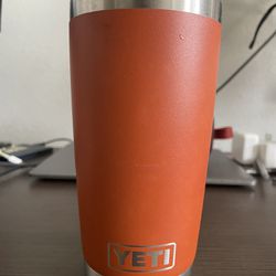 Yeti 64 Oz Bottle for Sale in Stoughton, MA - OfferUp