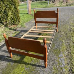 Single Bed frame. Solid Wood. 
