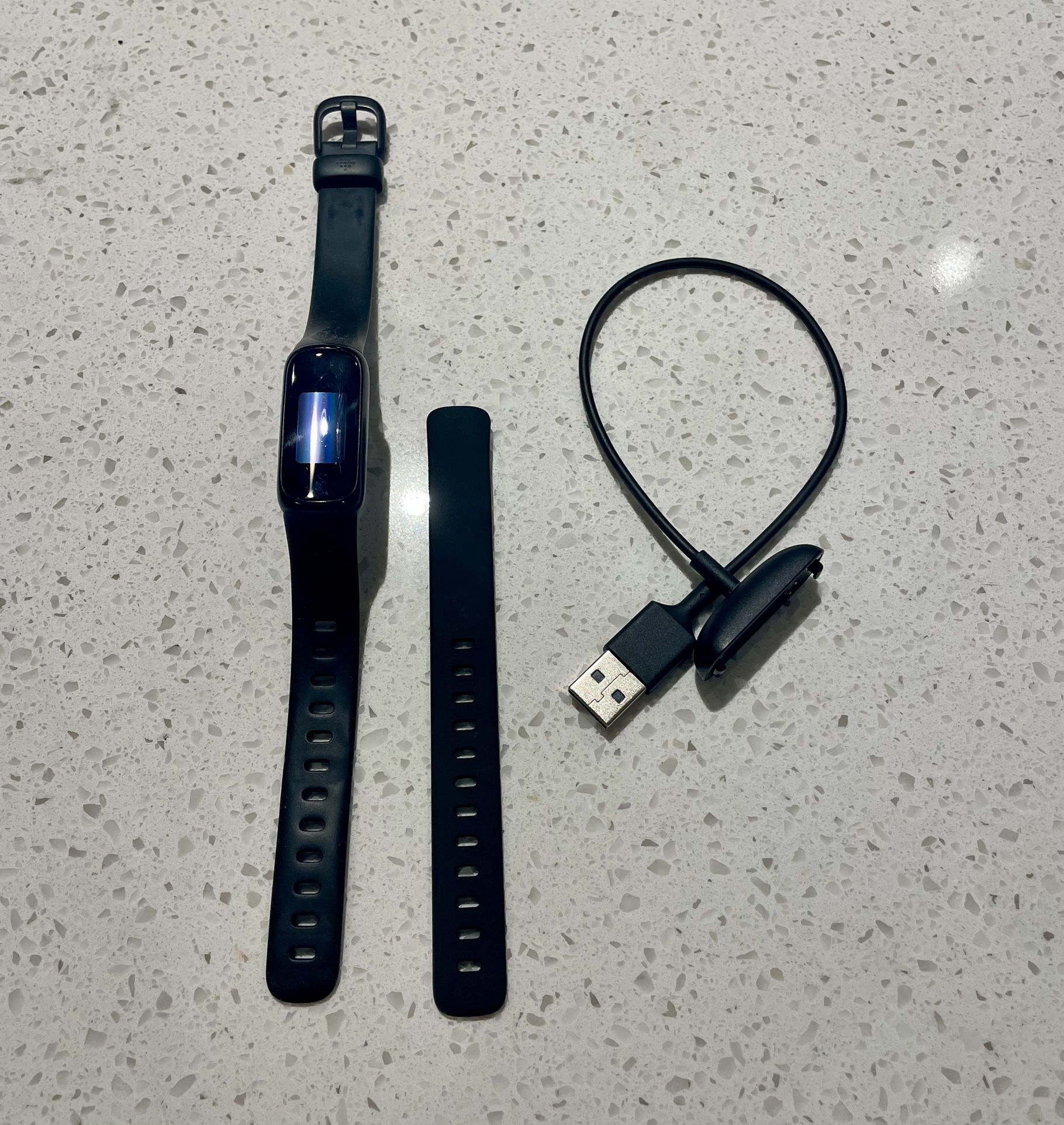 Fitbit Inspire 3 Fitness Tracker – Great Condition, Bands Included