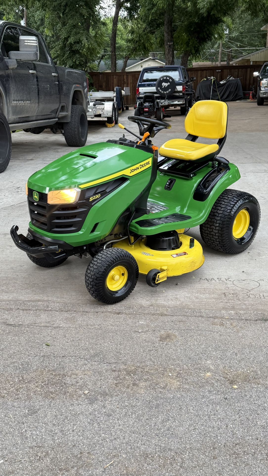 2021 John Deree S220 42” /22 Hp / Zero Riding Lawnmower/cub Cadet/big Dog /huscavarna/toro Timecutter/