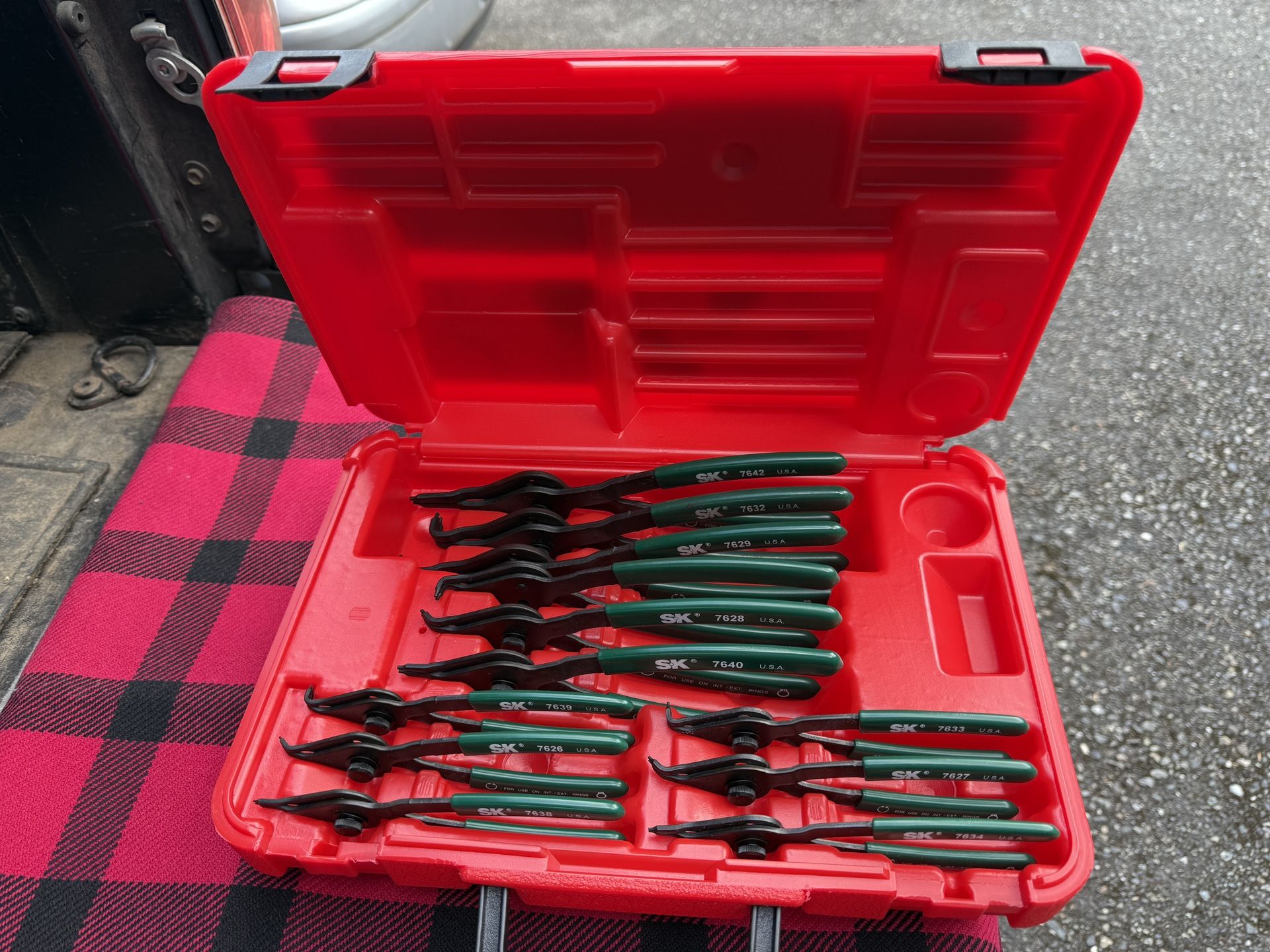 SK Hand Tool 7612 - 12 PIece Convertible Retaining Ring (Internal & External)Pliers Set - brand New