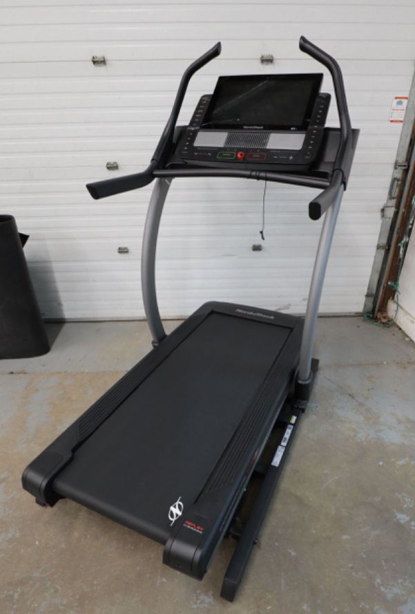 Used NordicTrack X22i Incline Trainer NTL292216 Non Folding Treadmill