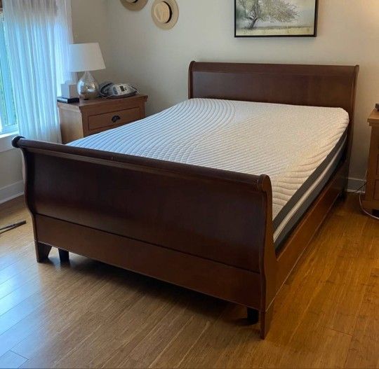Queen Size Wood Bed Frame With Adjustable Bed Frame