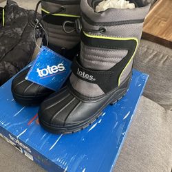 Snow Boots Size 1M  New! Snow Bibs 7, M 8/10