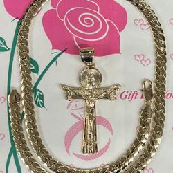14k premium gold plated Jesus pendant and cuban necklace✨✨✨