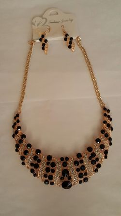 Luxury black crystal rhinestone earrings necklace wedding jewelry set .