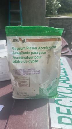 Gypsum plaster accelerator