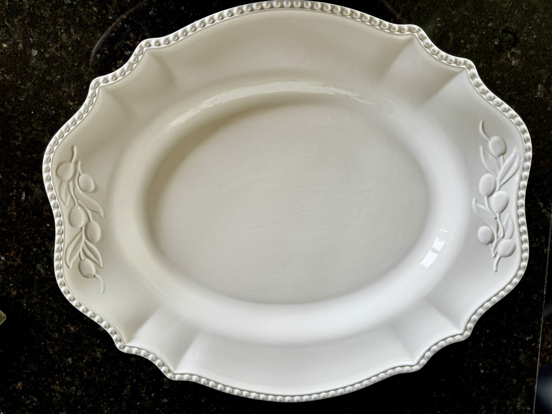 Modern Farmhouse Scalloped Serving Platter - Oversized 21 Inch