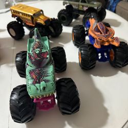1:24 Scale Diecast Monster Jam Trucks Lot
