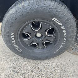 2011 Chevy Silverado 1500 Rims And Tires Tires Only Have 8000 Miles On Them