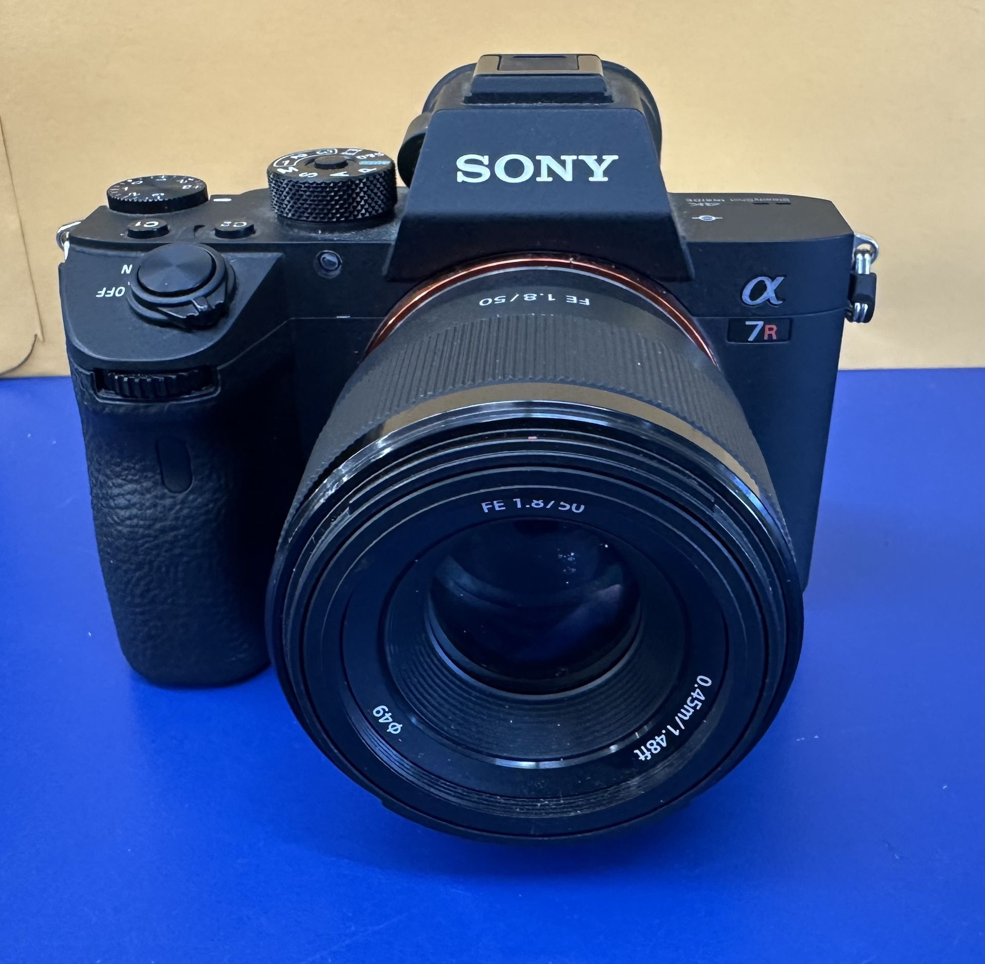 Sony a7R Camera - Excellent - Like New Condition 