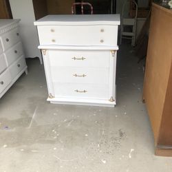 White 4 Drawer Dresser 