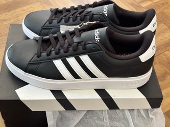 Adidas Grand Court 2.0 size 10.5