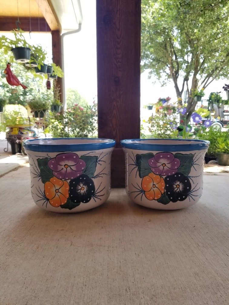 Round Turquoise Rim Flower Clay Pots, Planters. Plants. $40 Cada Una
