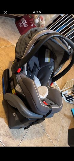 Graco SnugRide infant car seat with base