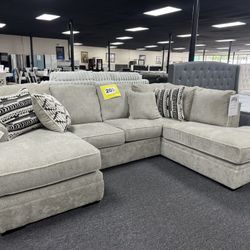 Double Chaise Sectional. 🚚WE DELIVER🚚