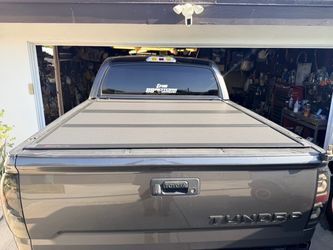 07-21 Toyota tundra Crewmax Bakflip bed cover