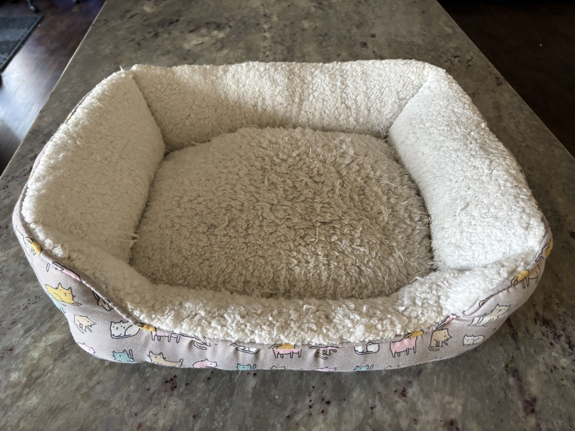 Whisker City Cat Bed