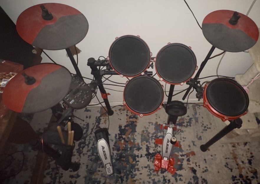 Alesis Nitro Mesh Electronic Drum Set, Special Red Edition  