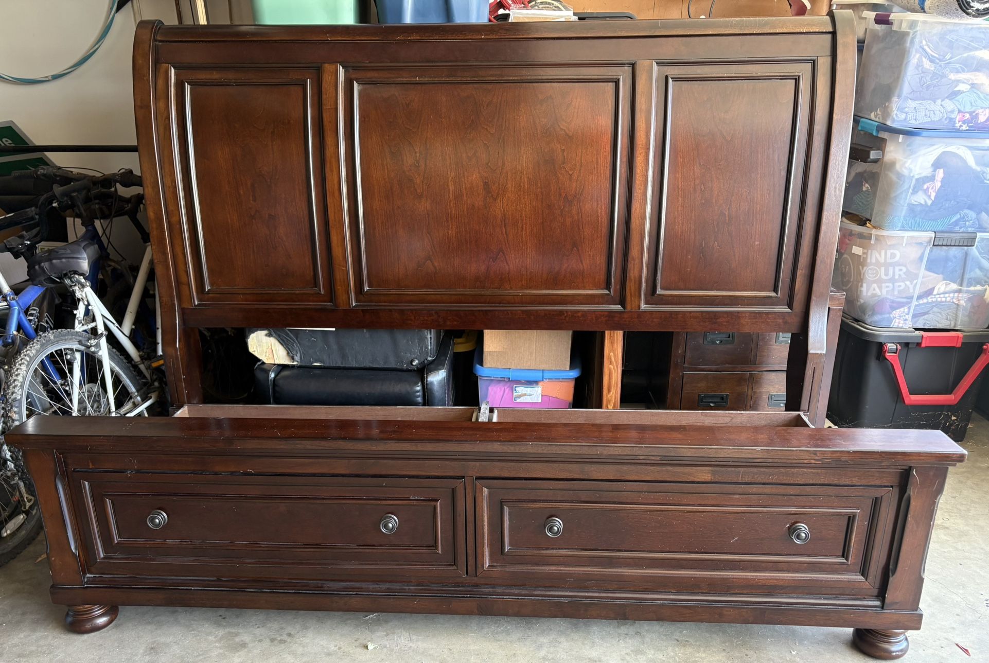 King Sleigh Bedroom Set