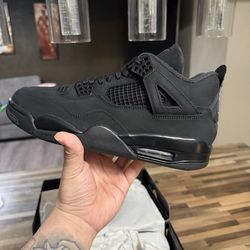 Black cat 4s 🐈‍⬛ Sz 11