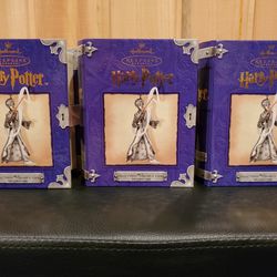 Harry Potter 2001 Hallmark Pewter Ornaments, Harry Potter Chooses A Wand